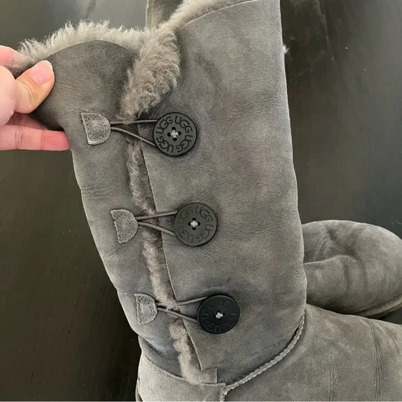 🧡GUC🧡 UGG AUSTRALIA Bailey Triplet Button Boots - Picture 6 of 15